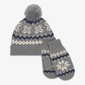 Kids knit beanie & mittens set in fair isle